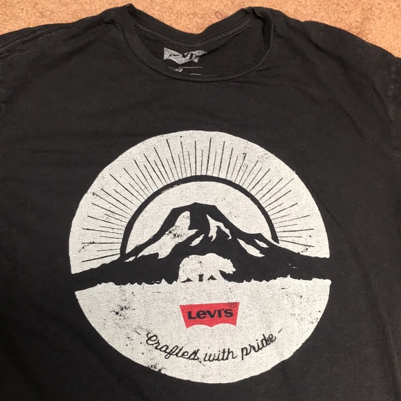 Vintage Levi’s Shirt - Picture 2 of 3